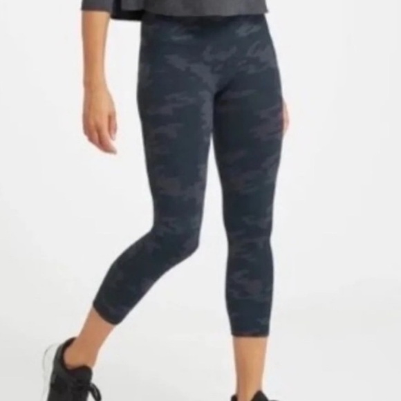 SPANX Camo Leggings - Picture 2 of 7